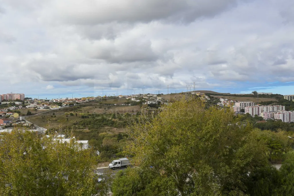 Apartamento T4  Massamá na Praceta Cesário Verde