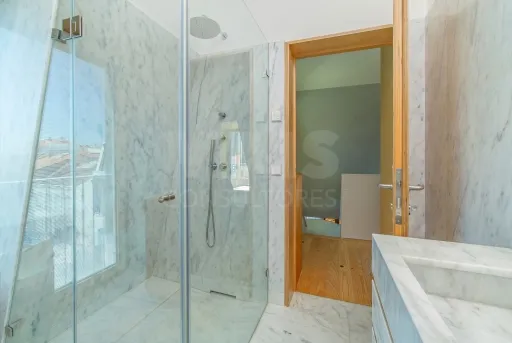 Apartamento T1 duplex com terraço junto às Amoreiras