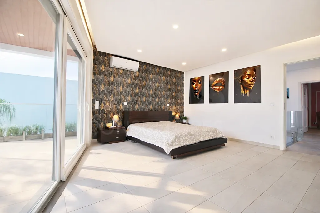 Moradia T5 de Luxo com Piscina