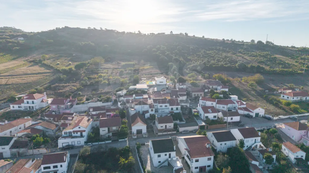🏡 Encantadora Moradia Centenária T2 com Terraço