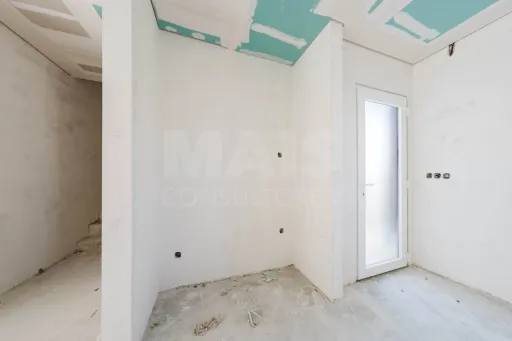 Moradia T4 com Garagem e Terraço