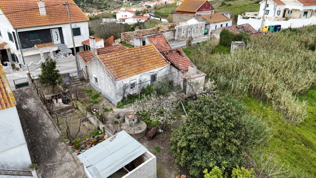 Casa de habitação e terreno Meca- Alenquer