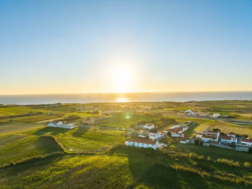 4 bedroom villa with pool 1.800m from Consolação beach