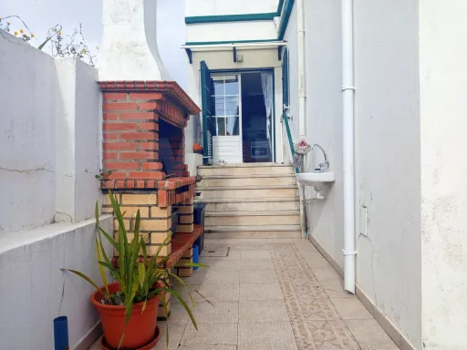 Moradia T4+2 c/ Churrasqueira, Logradouro & Parqueamento !