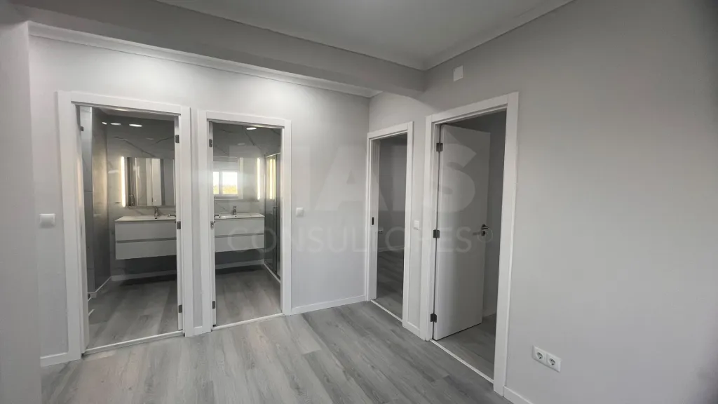 Apartamento T2 Remodelado |Setúbal| São Sebastião