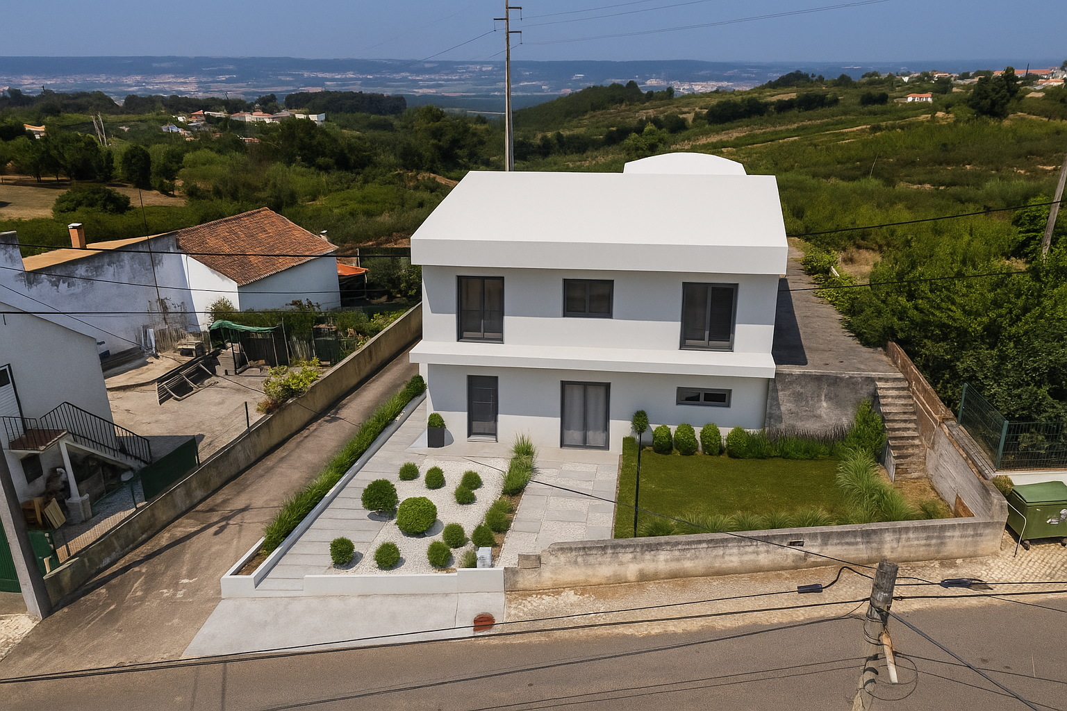 Moradia T5 com Armazém e Terreno na Usseira, Óbidos