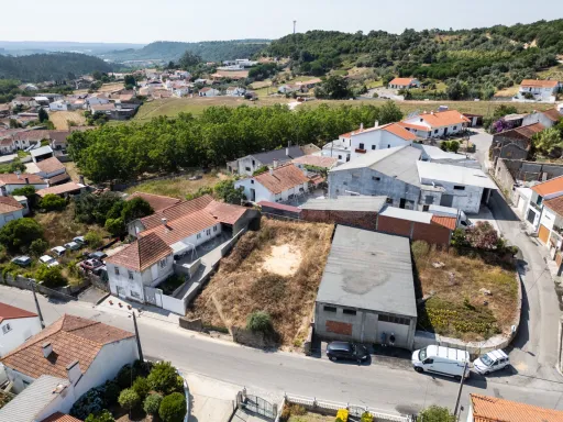 Terreno Urbano com Projeto Aprovado | Furo de Água e Opção Chave na Mão