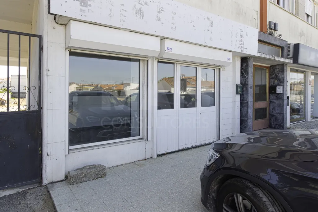 Espaço Comercial 115 m² na EN10 | Localização Premium e Máxima Visibilidade – Porto Alto