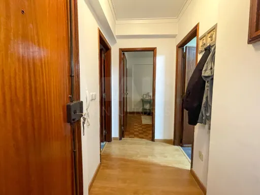 1-Bedroom Apartment with Balcony | Move-In Ready | 2 Elevators | Pendão, Queluz