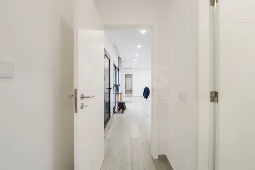 Moradia T3 Térrea Moderna em terreno c/ 2.610m2