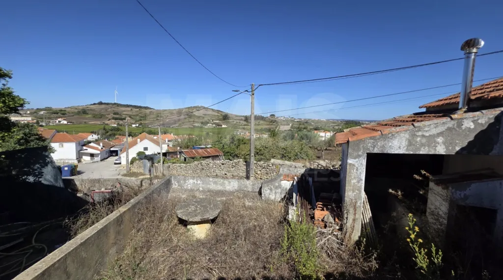 Moradia Térrea com Espaço  Exterior