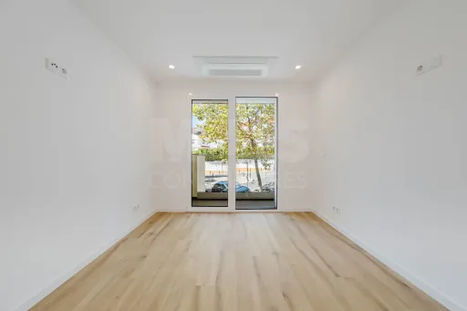 Apartamento T2 na Nazaré c/ 2 lugares de garagem
