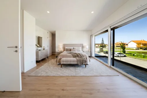 Moradia T3+2 Moderna com Vista Mar e Terraço Panorâmico