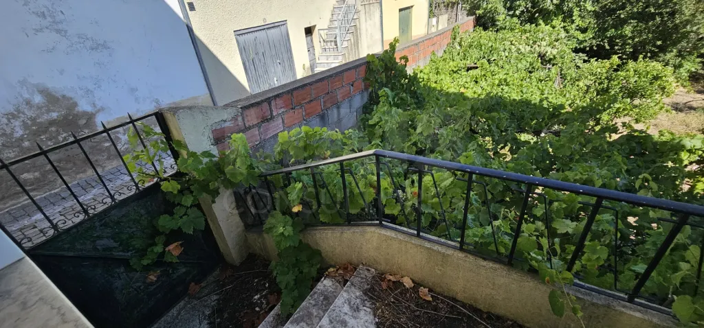 Moradia 2 Pisos centro Peroviseu c/ Terreno 500m2 e Garagem