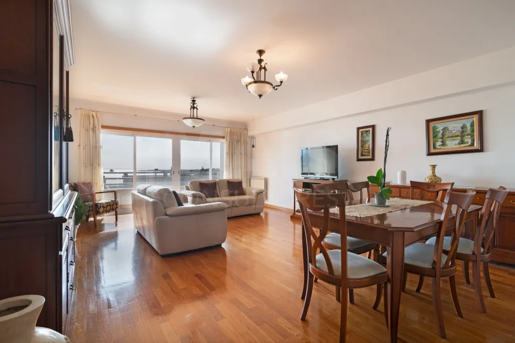 Apartamento T3 em Algés