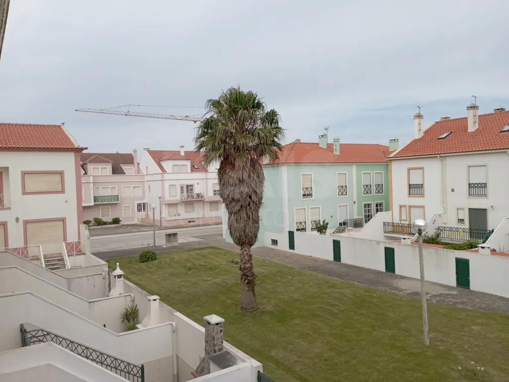 Moradia T2 + 1 Mobilada com Garagem e Quintal - Casais do Baleal