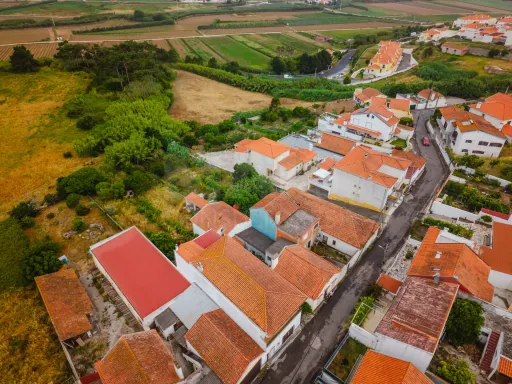 Moradia com 1.040 m² de Terreno no Seixal, Lourinhã