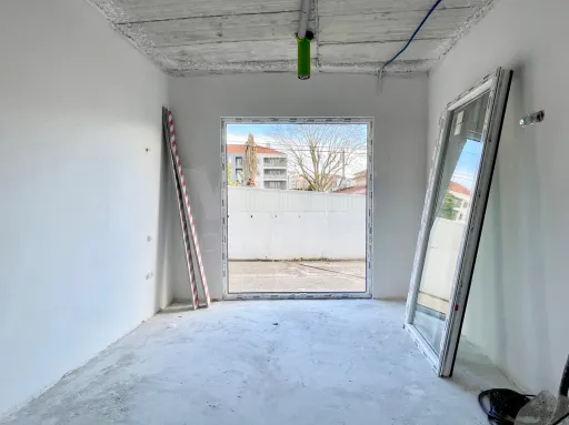 Apartamento T3 de luxo a estrear no centro da Lourinhã, com varanda murada ~32 m² e garagem