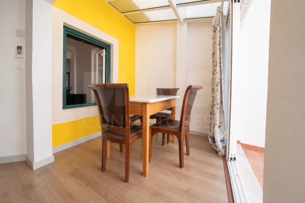 Converted 2-bedroom apartment in Penha de França with a terrace