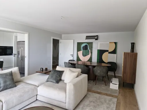 Luxuoso   apartamento T3 com Varandas e 2 lugares de  garagem