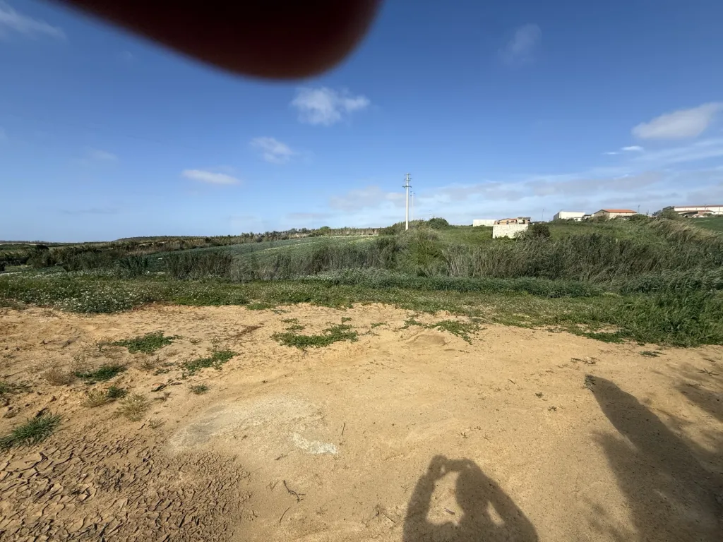 Terreno Rústico Exclusivo com Vista Mar | Natureza e Lifestyle Próximo das Praias de Peniche