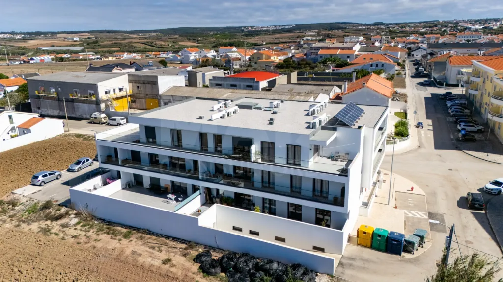 Apartamento T3 semi-novo vista mar com garagem