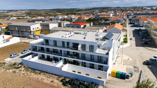 Apartamento T3 semi-novo vista mar com garagem