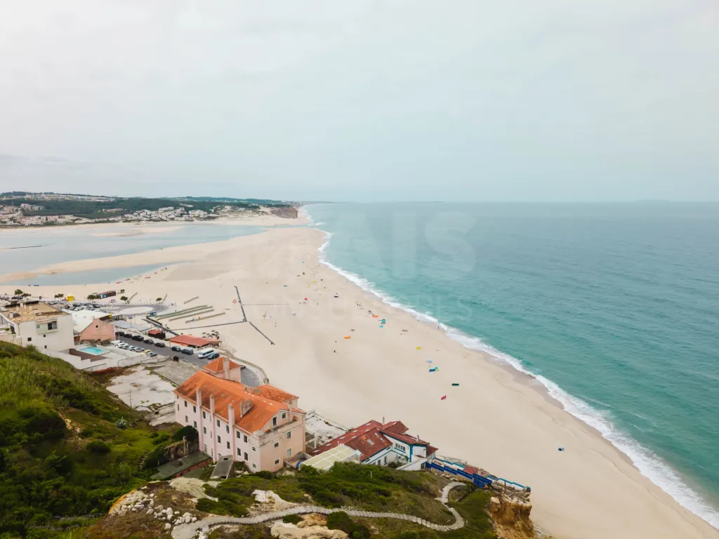 T2 Mobilado a Dois Passos da Praia com Vista Mar de Sonho