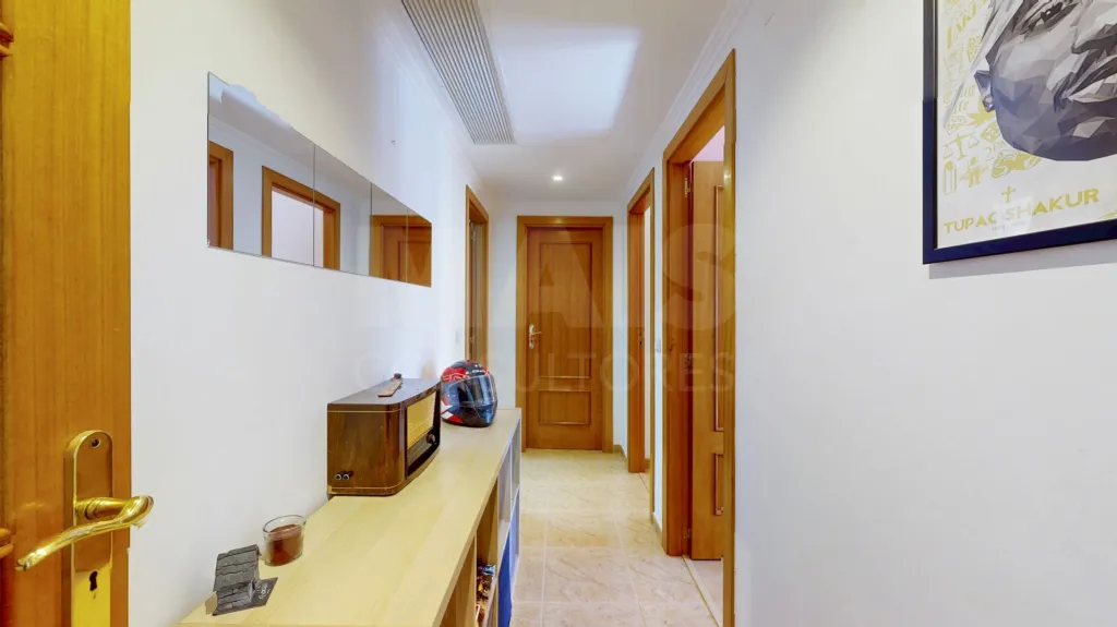 Apartamento T2 com parqueamento no Carregado