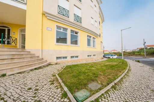 214 m² Store with Potential to Be Converted into a 4-Bedroom Apartment or Two Apartments – Excellent Investment Opportunity