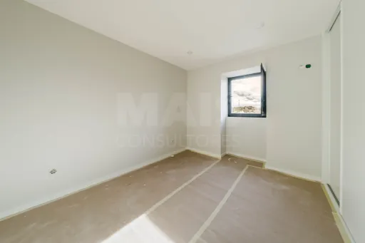 Moradia T3 Renovada C/ Logradouro e Anexos, São Bartolomeu, Lourinhã