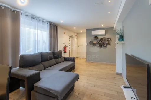 Propriedade com 3 apartamentos e piscina em Óbidos