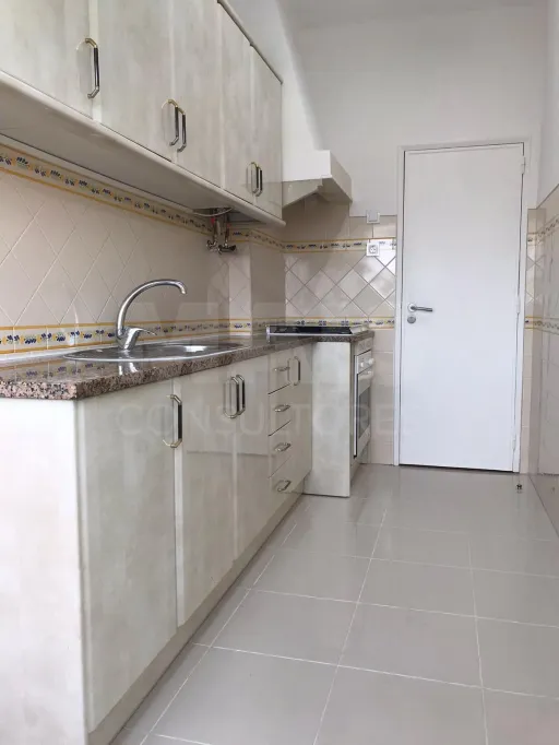 Refurbished 1-bedroom apartment in Barreiro, next to the boats