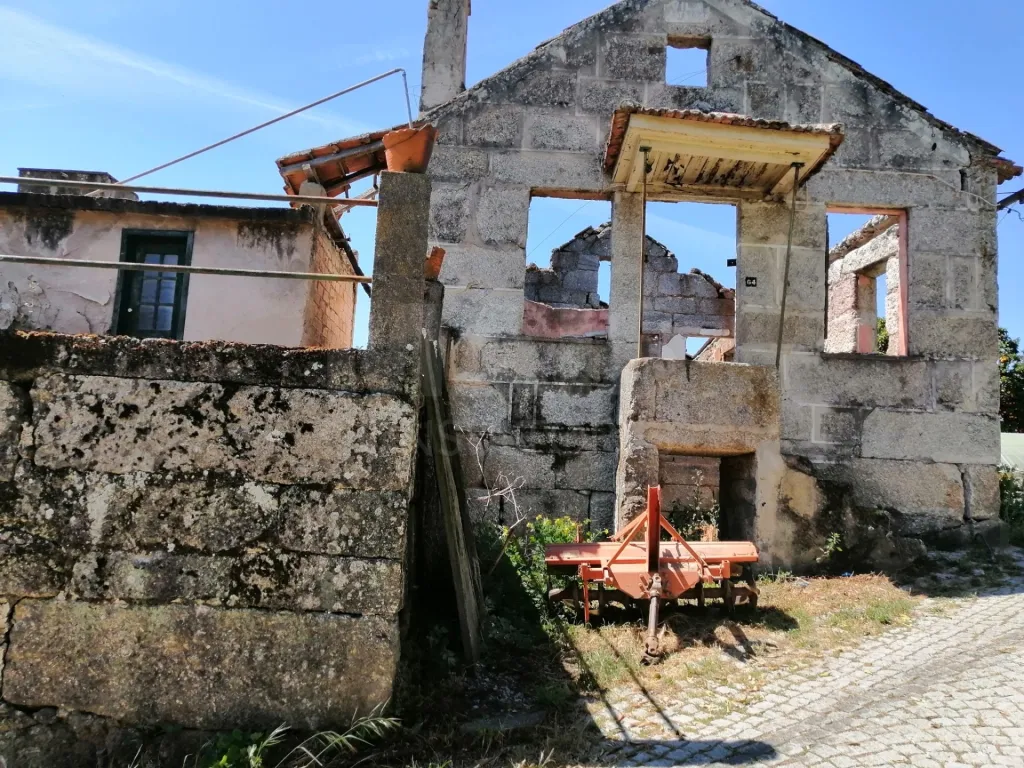 Terreno para Construção em concelho de Tondela com área de 445,5 m2