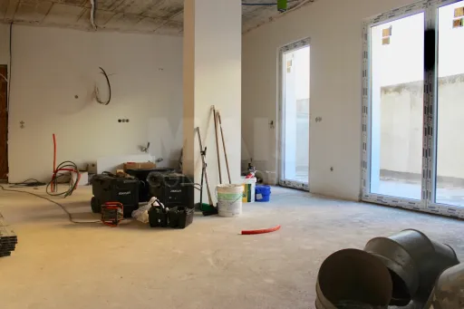 Apartamento T3 de luxo a estrear no centro da Lourinhã, com varanda murada ~32 m² e garagem