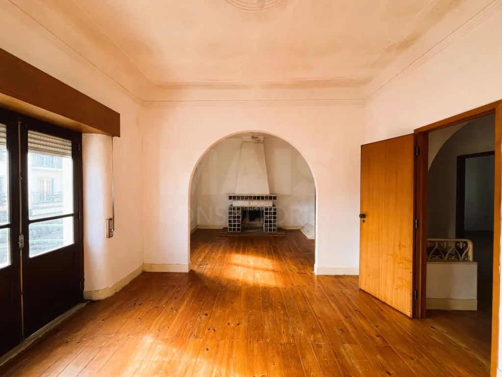 Apartment with terrace in the center of Samora Correia