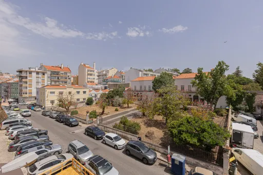 T6 com 130m2 Vista Rio à Rua da Junqueira - Belém