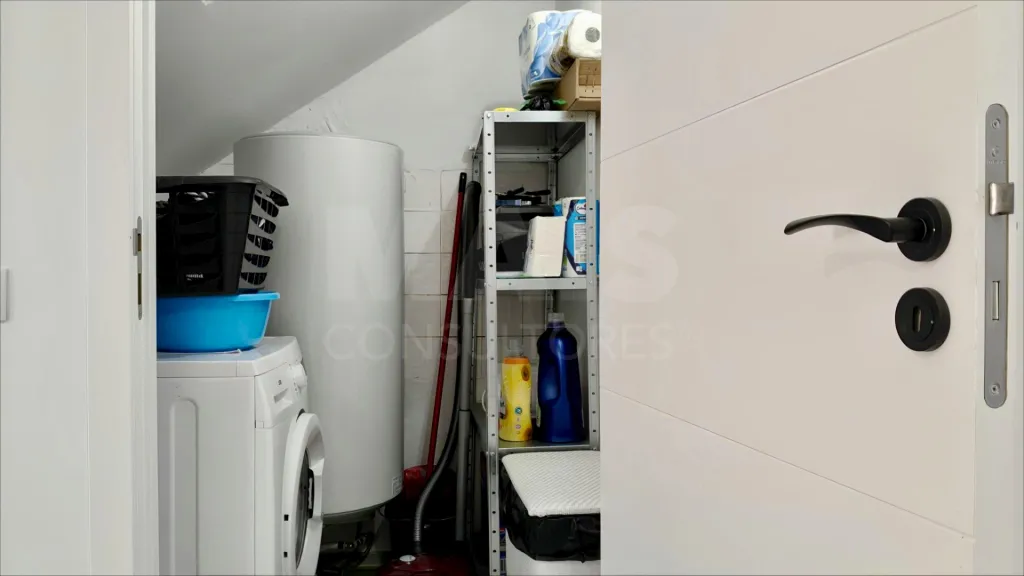 MORADIA T3 Remodelada, Mobilada c/ Suite Master, Terraço, Garagem, Vista Serra, Perto das Praias!