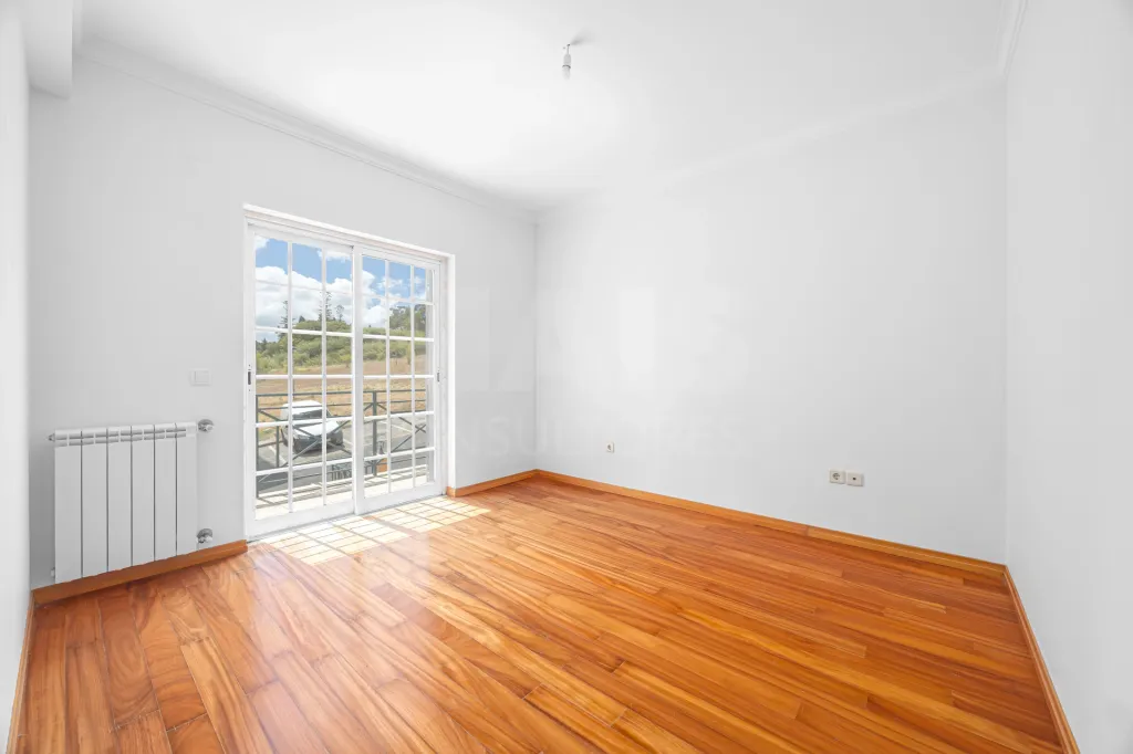 Moradia T5 com vista privilegiada em Alenquer