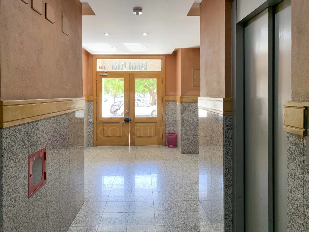 Apartamento T2 com parqueamento no Carregado
