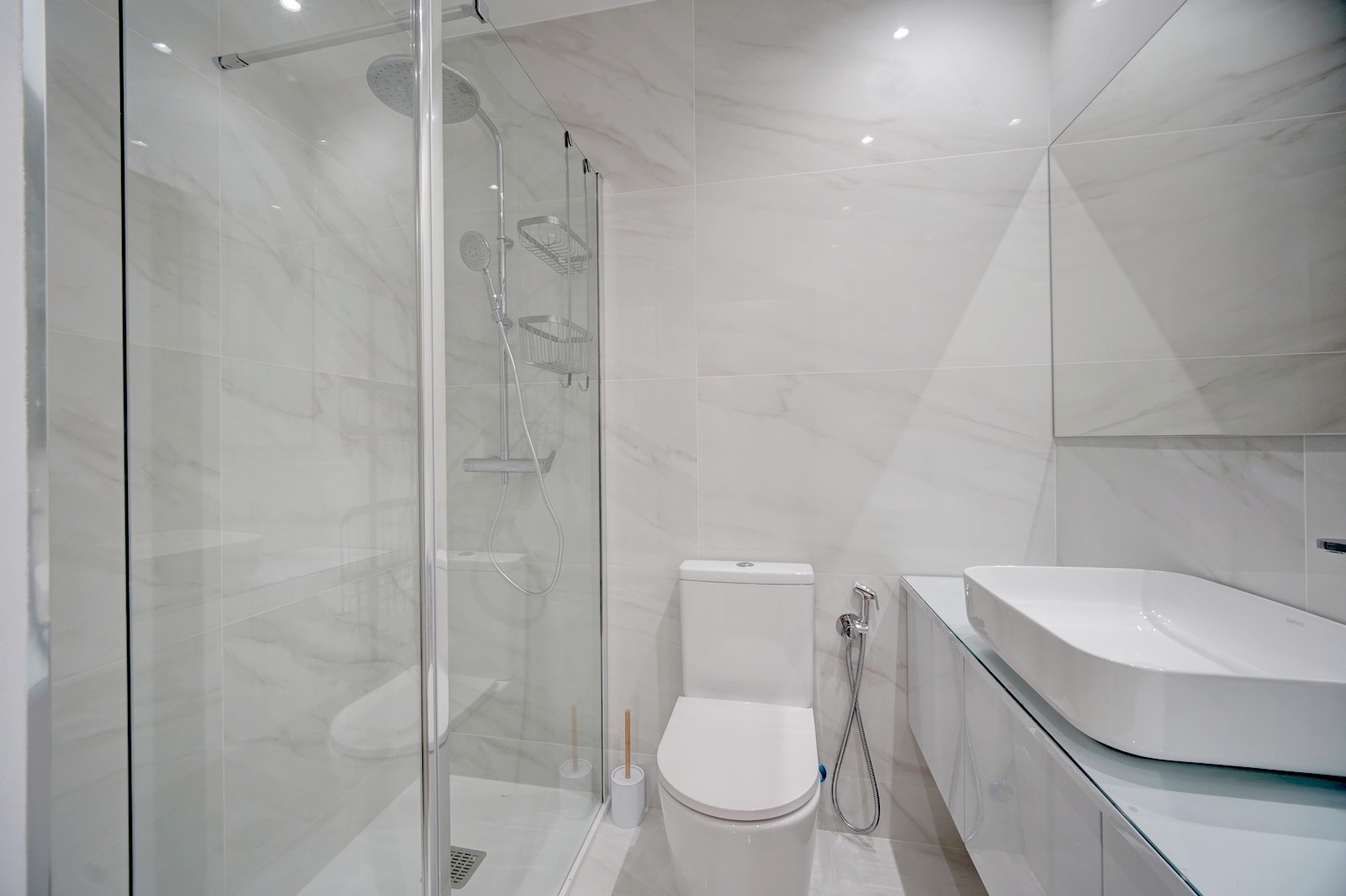 T4 em Queluz, TOTALMENTE Remodelado, com duas suítes