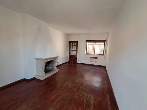 Apartamento T3 com garagem em Alcanena