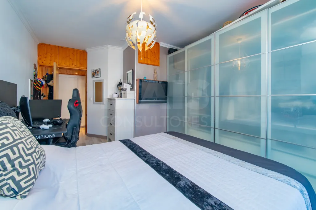 Moradia T2+2 totalmente remodelada com piscina aquecida no Porto Alto