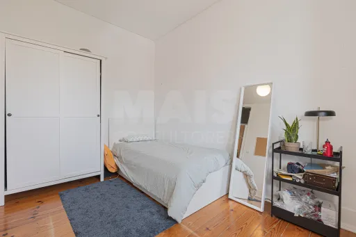 T6 com 130m2 Vista Rio à Rua da Junqueira - Belém