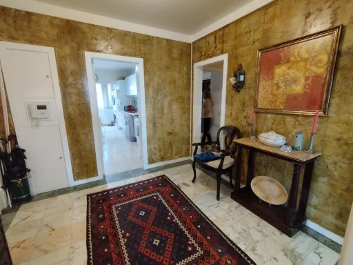 Apartamento T4 ao lado do metro das Olaias com dois lugares de parqueamento