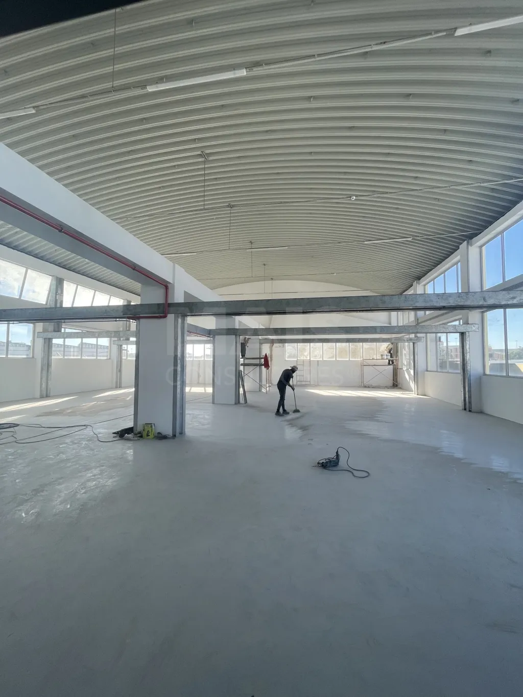 Magnifico  Investimento em Armazém no Prior Velho!