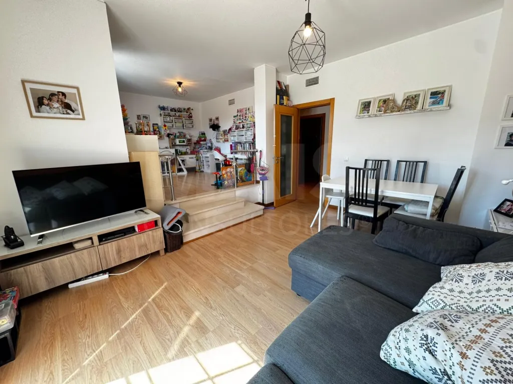 Apartamento T2 c/ parqueamento e arrecadação - São Julião do Tojal