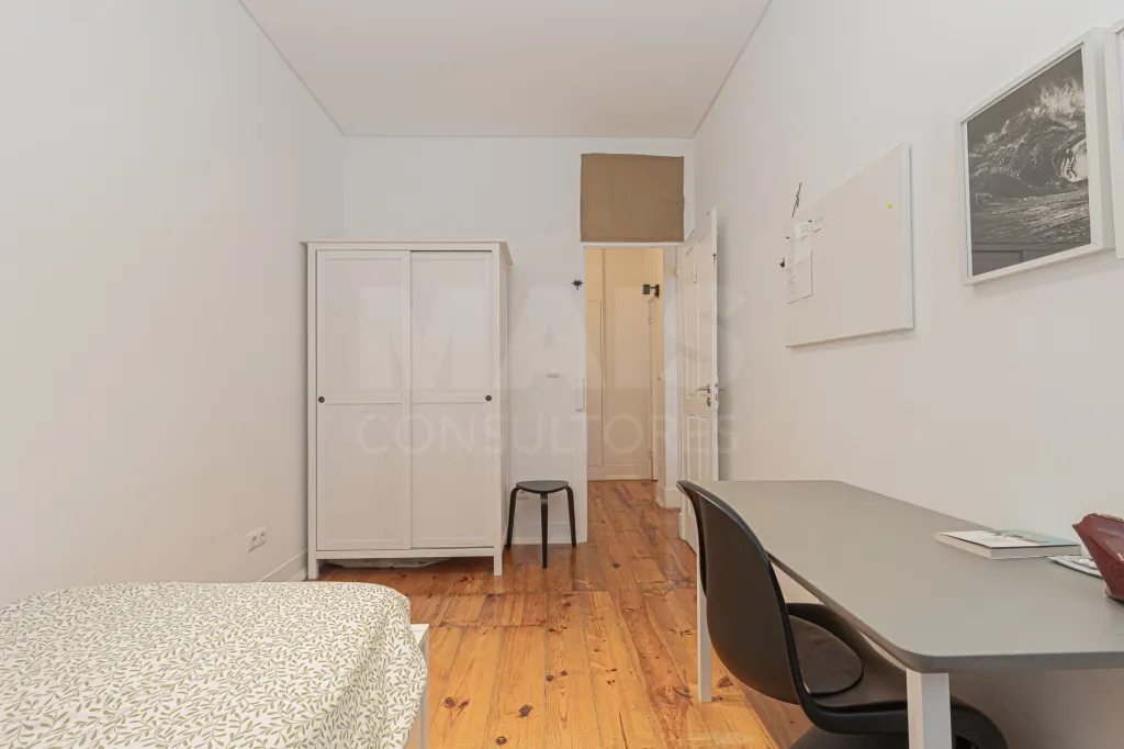 T6 com 130m2 Vista Rio à Rua da Junqueira - Belém