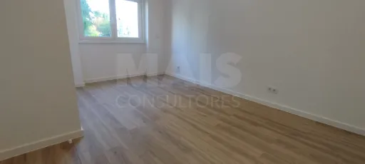 Apartamento T2 remodelado em Alverca do Ribatejo
