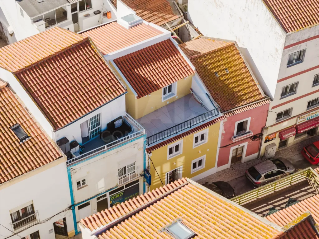 Moradia totalmente remodelada no coração de Peniche!